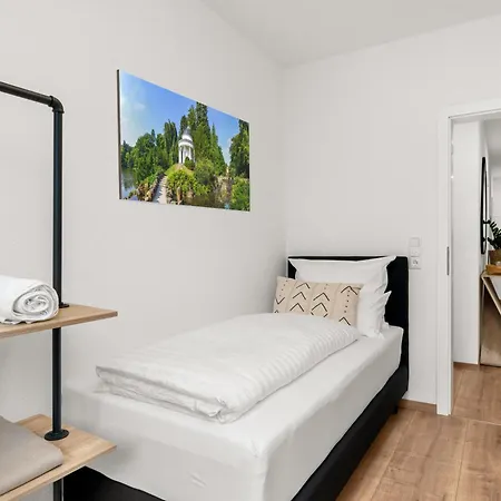 Sowi - Gartenblick & Parkplatz, Kueche * Kassel